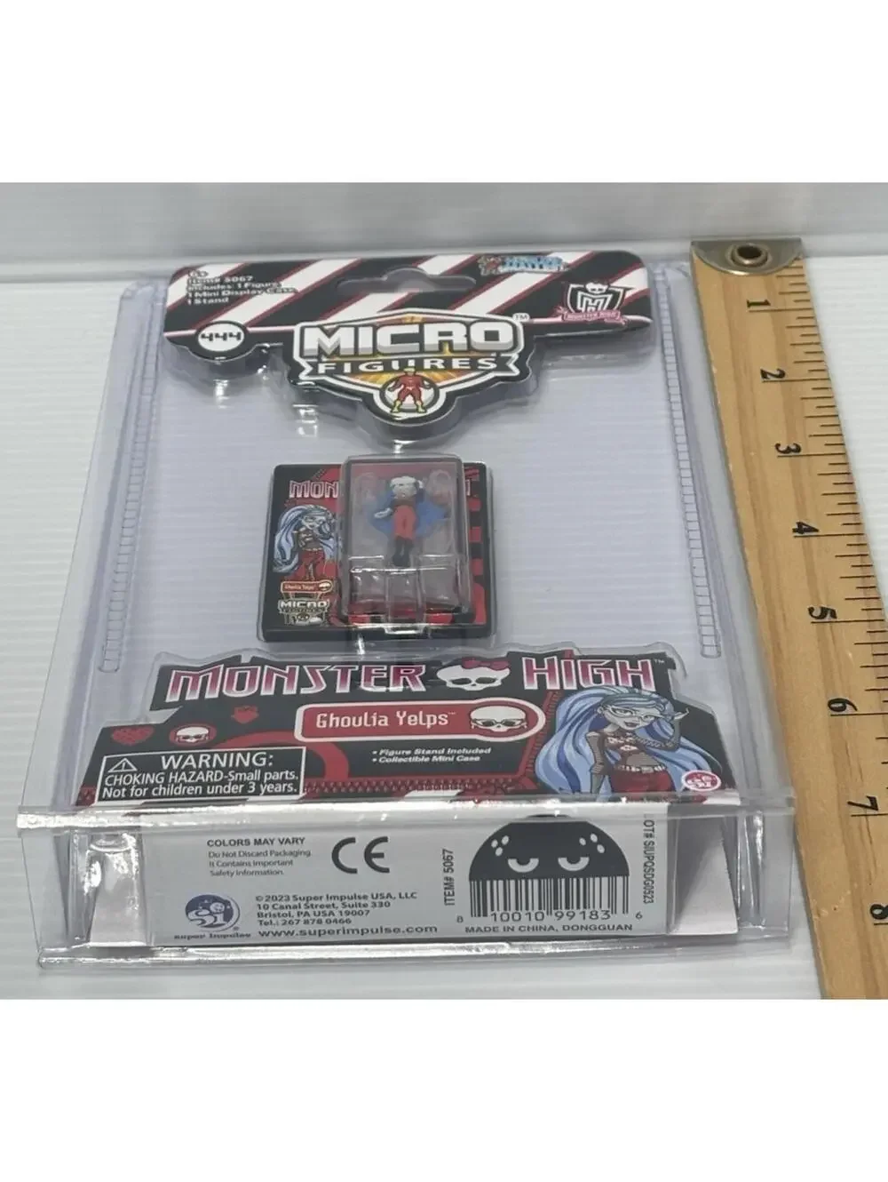 Worlds Smallest Monster High Micro Figures Ghoulia Yelps Mini Case Stand NWT